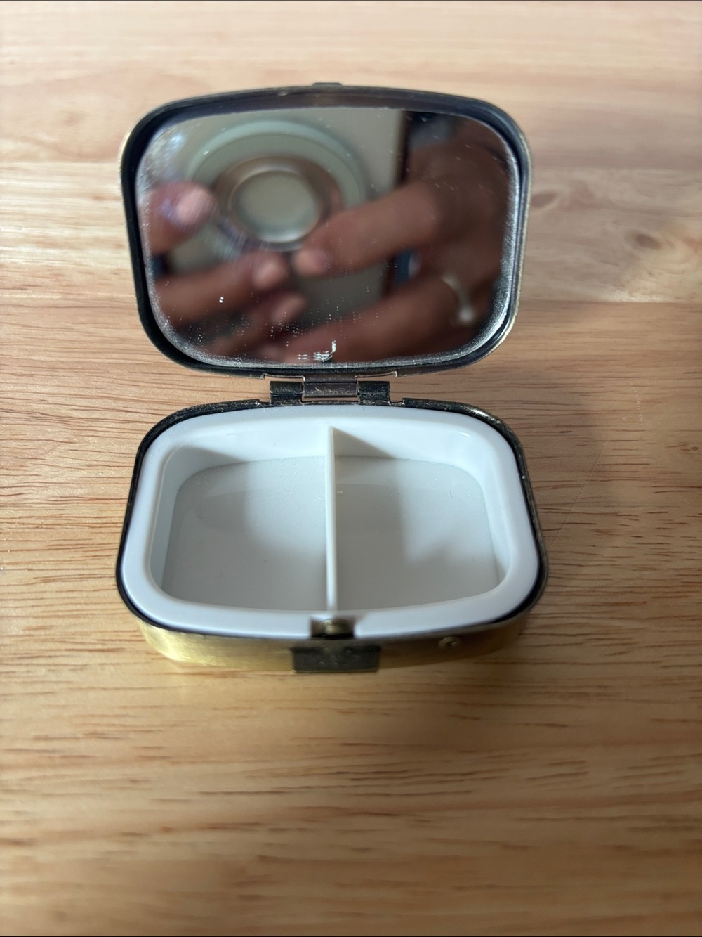 Vintage Floral Brass Pill Box - Picture 2 of 4